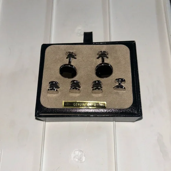 New Jos. A. Bank Black and Silver Genuine Onyx Cufflinks Set - Picture 3 of 4